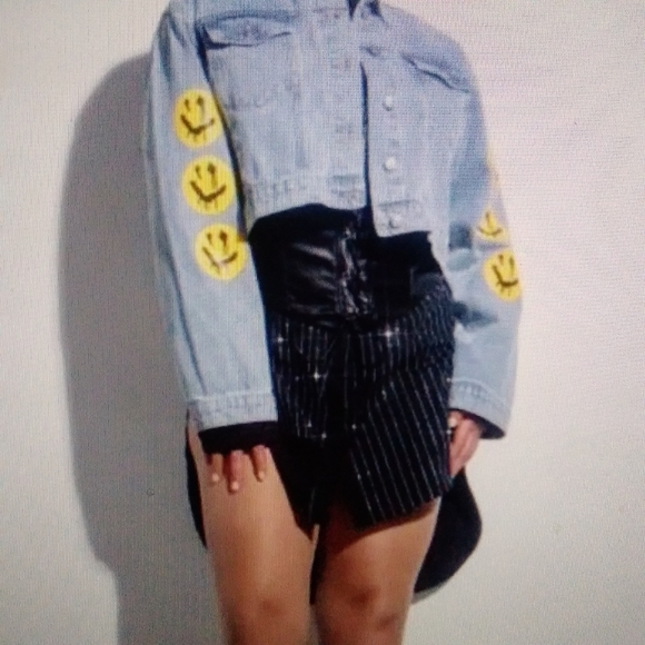 BAD JOKE CROPPED DENIM JACKET SIZE: MEDIUM - Picture 8 of 9